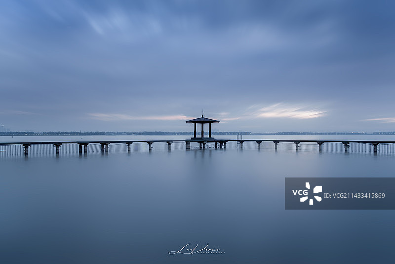 疑海听涛图片素材