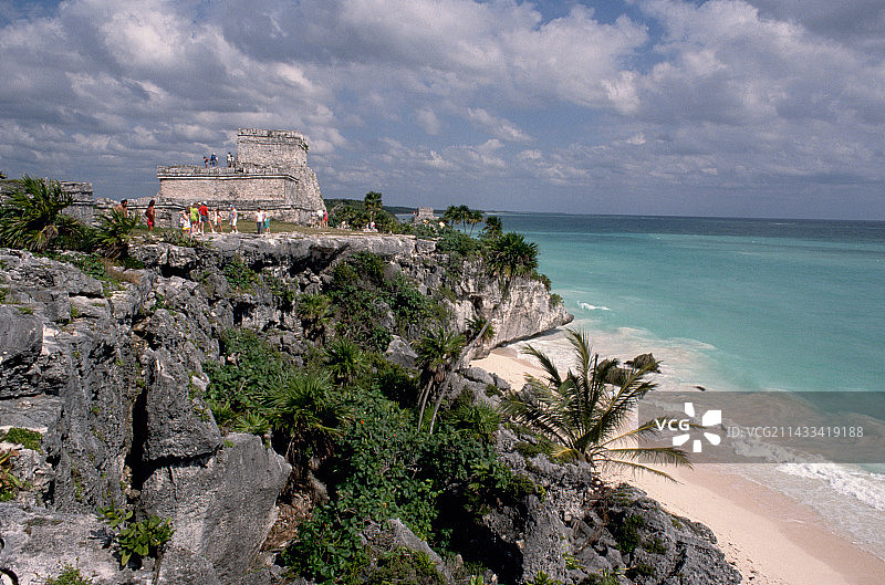 带有玛雅遗址的加勒比海岸线图片素材