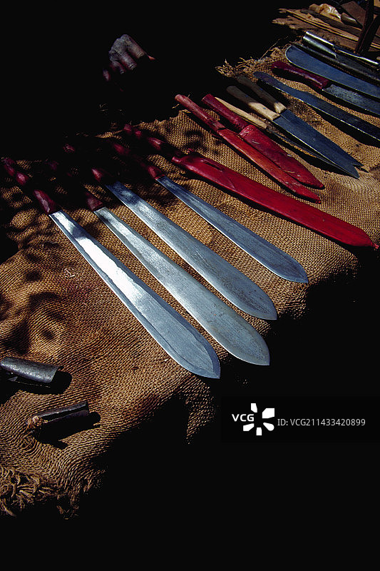 肯尼亚餐桌上的刀具图片素材