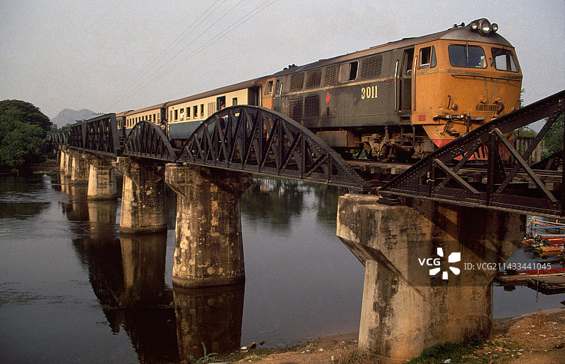 桂河大桥上的火车图片素材