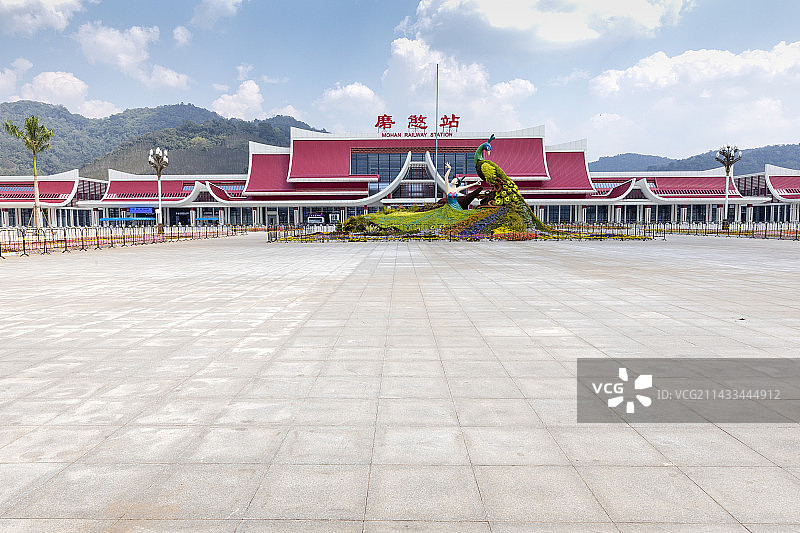 磨憨火车站，火车站的广场，中老铁路的景观图片素材
