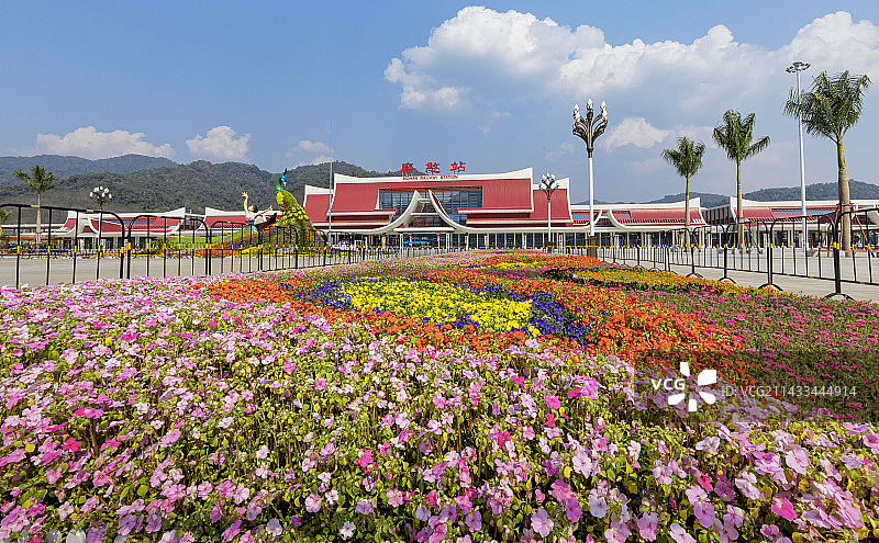 磨憨火车站，火车站的广场，中老铁路的景观图片素材
