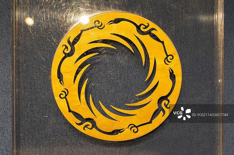 四川成都金沙遗址出土，成都金沙遗址博物馆藏——太阳神鸟金箔（晚商至西周）图片素材