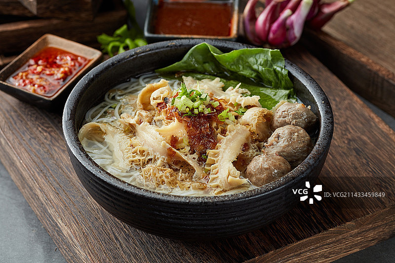 金钱肚拼牛肉丸粿条粉丝图片素材