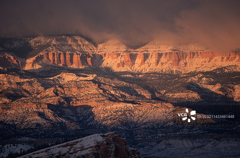 白雪覆盖的水瓶高原图片素材