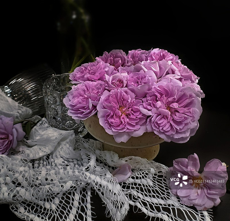 静物花艺装饰-粉紫色玫瑰图片素材