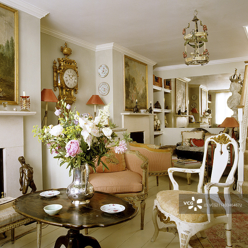 带有做旧斯堪的纳维亚风格的伦敦南部住宅图片素材