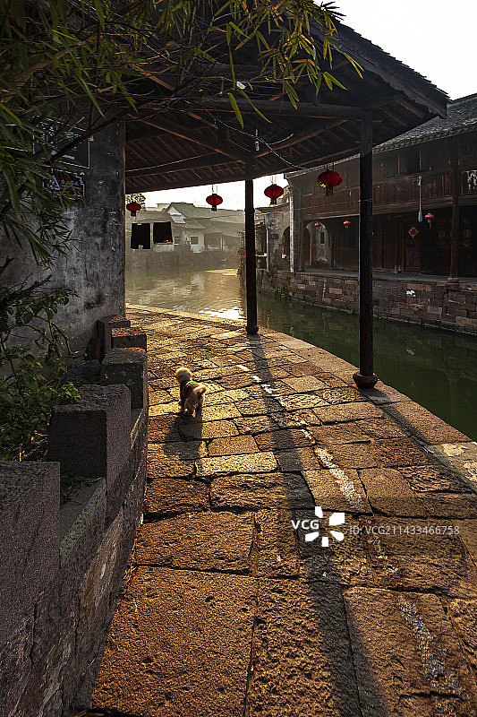 新市古镇廊棚图片素材