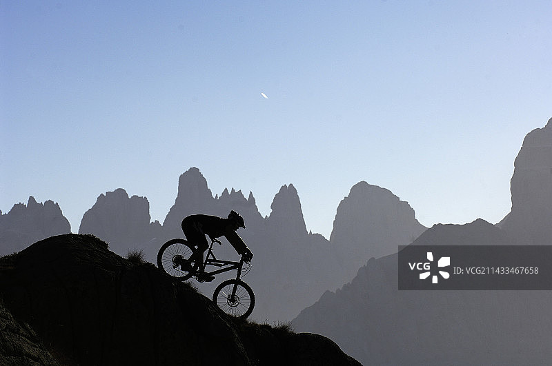 意大利多洛米蒂山地自行车图片素材