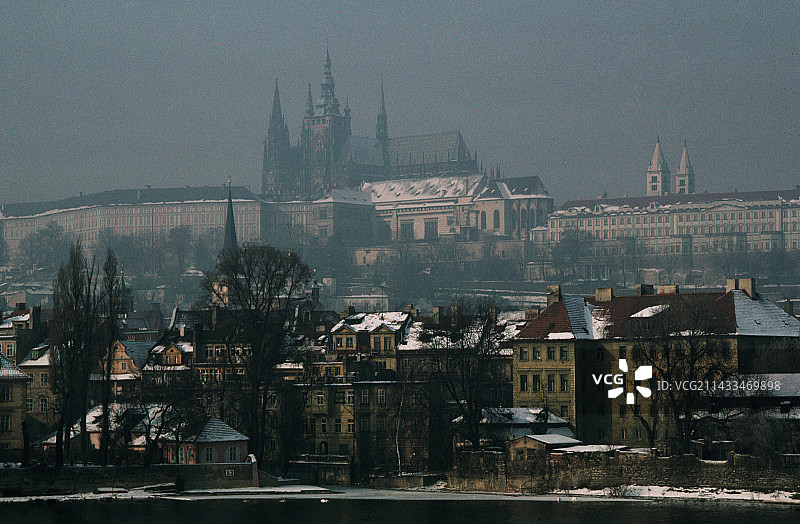 布拉格城堡与城市建筑图片素材