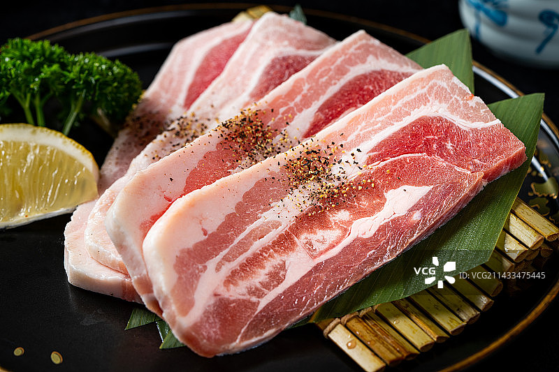 静物美食摄影食材烤肉牛肉日本料理日本烤肉韩国料理韩国烤肉图片素材