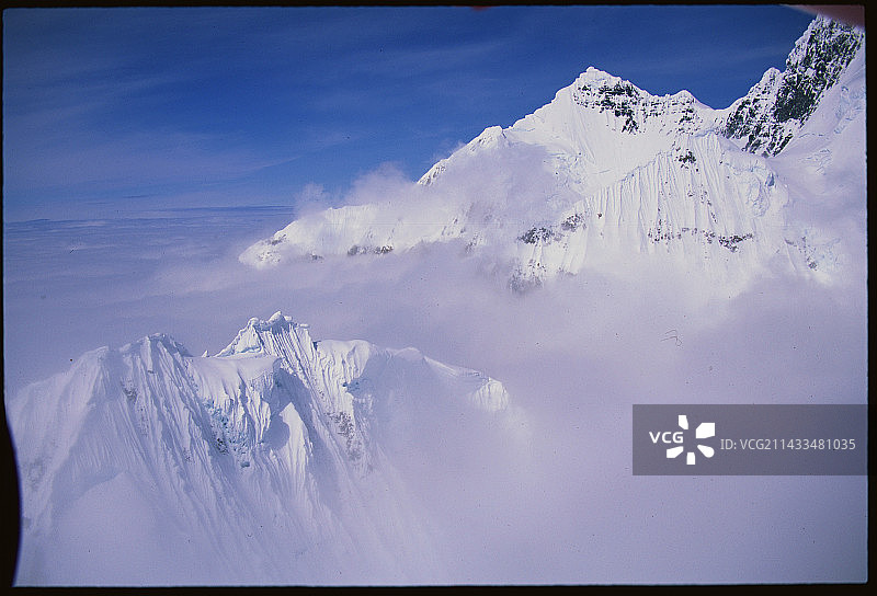 兰格尔群山与云彩图片素材