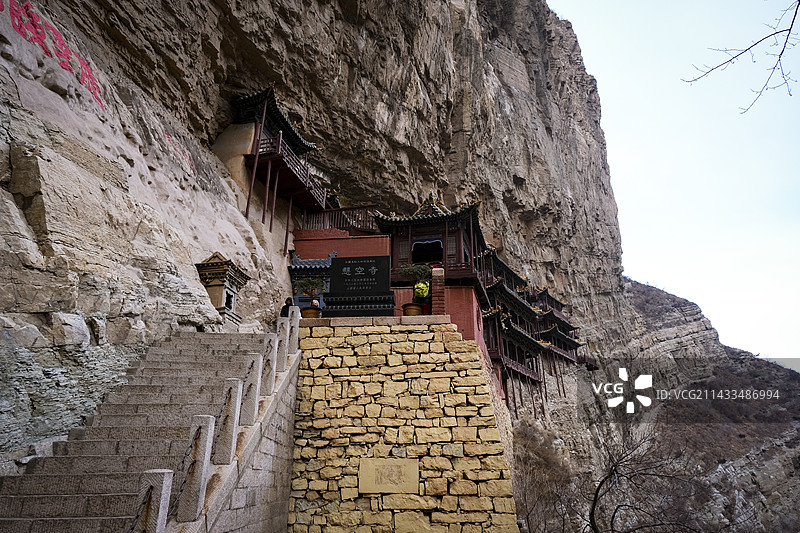 山西大同悬空寺险峻的建筑外观图片素材