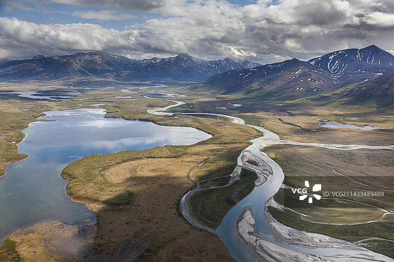 诺atak河Matcharak湖鸟瞰图图片素材