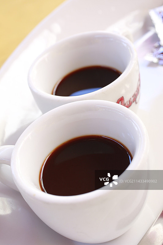 两杯意式浓缩咖啡，意大利普利亚图片素材