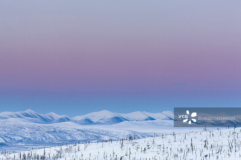 冬季布鲁克斯山脉的景色图片素材