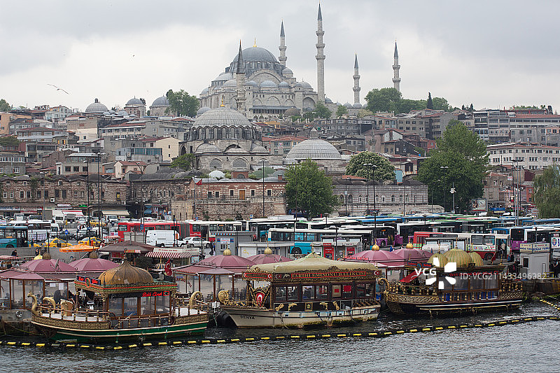 具有历史层次感的伊斯坦布尔，可俯瞰金角湾图片素材