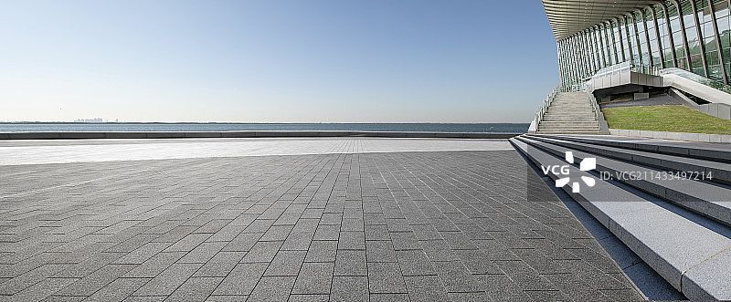简约城市建筑广场海平面背景图片素材