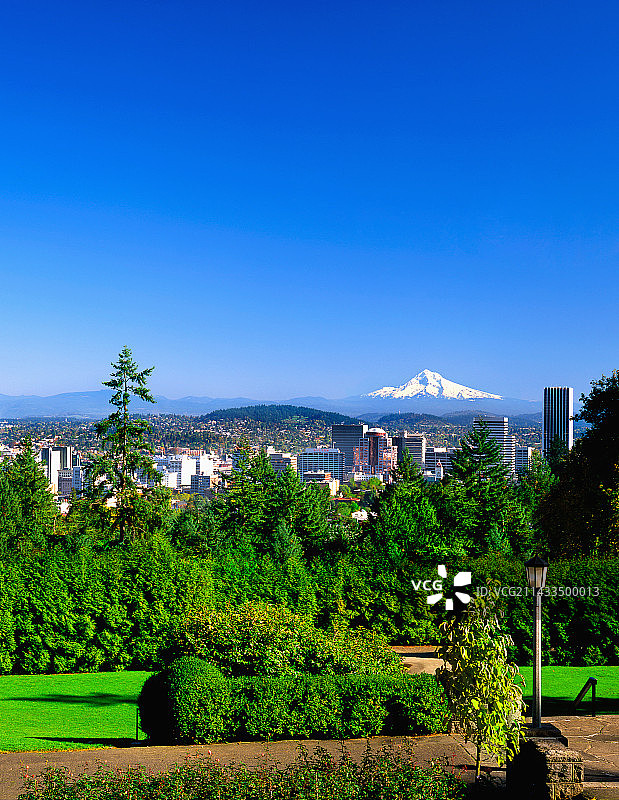 胡德山和波特兰市中心图片素材