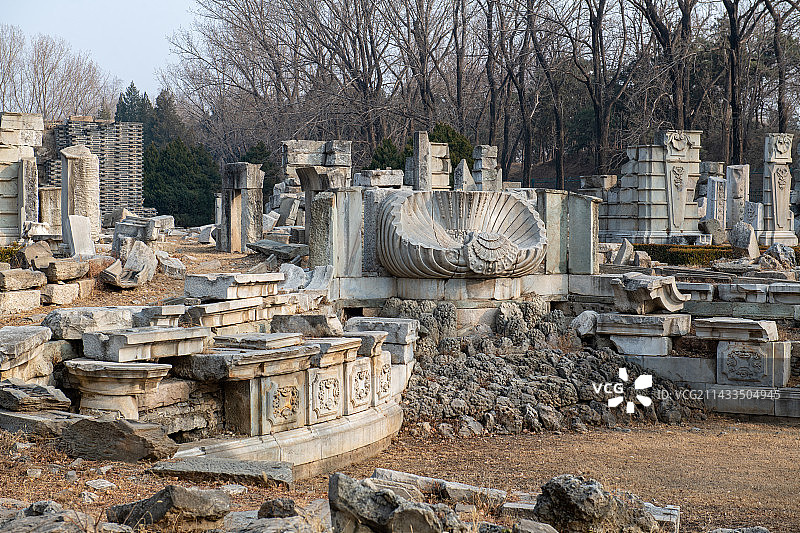 北京圆明园遗址公园海晏堂遗址冬季风光图片素材