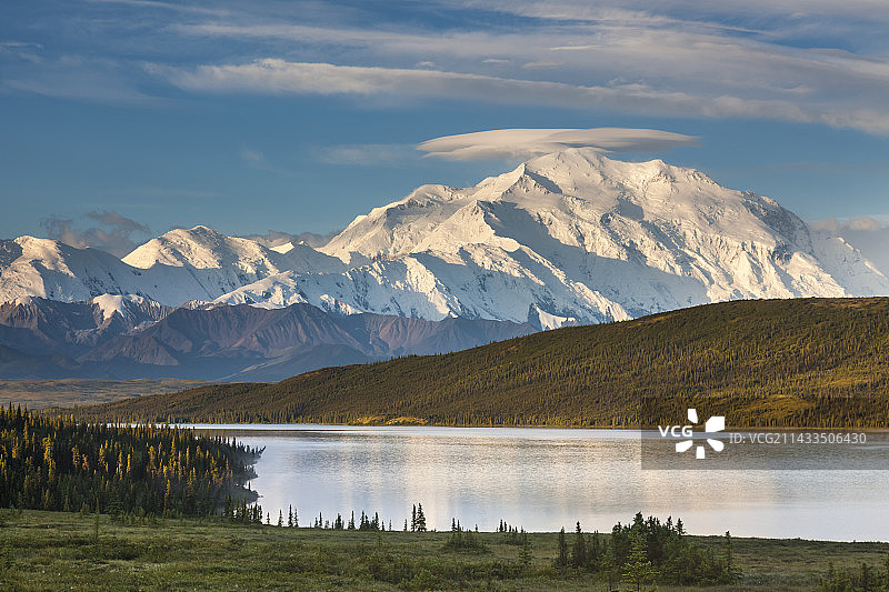 奇迹湖德纳里山图片素材