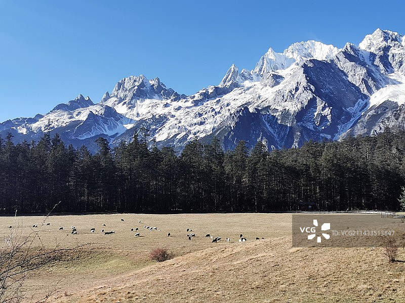 雪山️图片素材