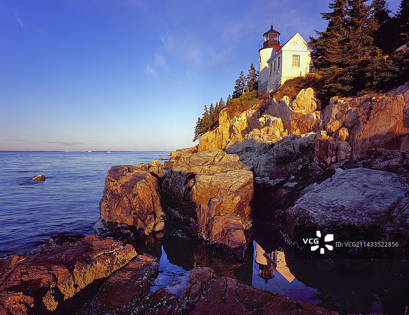 沙漠山岛上的巴斯港灯塔图片素材