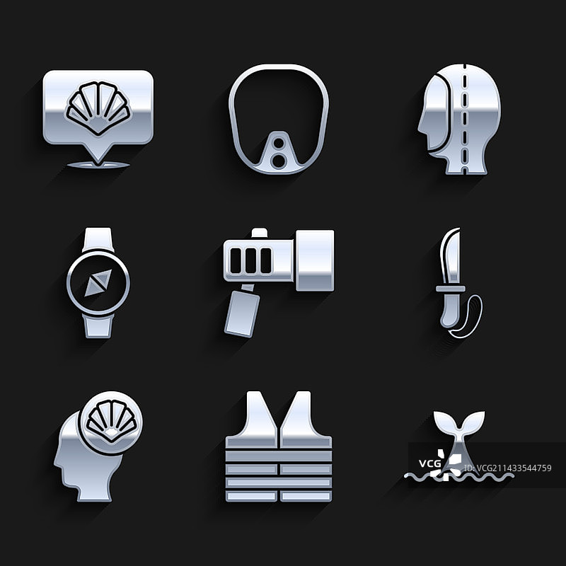 手电筒、救生衣和海洋中的鲸鱼尾巴图片素材