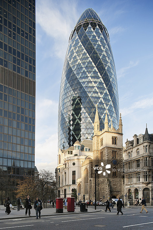 英国伦敦圣玛莉艾克斯30号瑞士再保险大楼图片素材