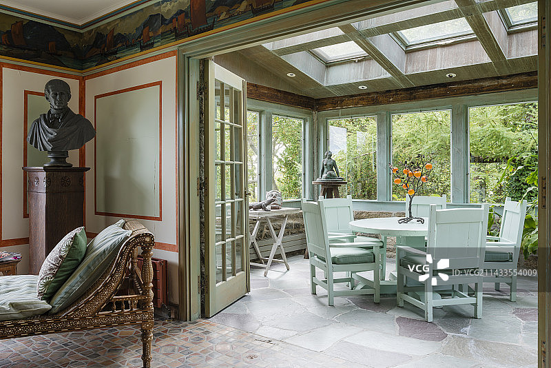 古董商安德鲁·斯平德勒-罗斯勒在马萨诸塞州的家图片素材