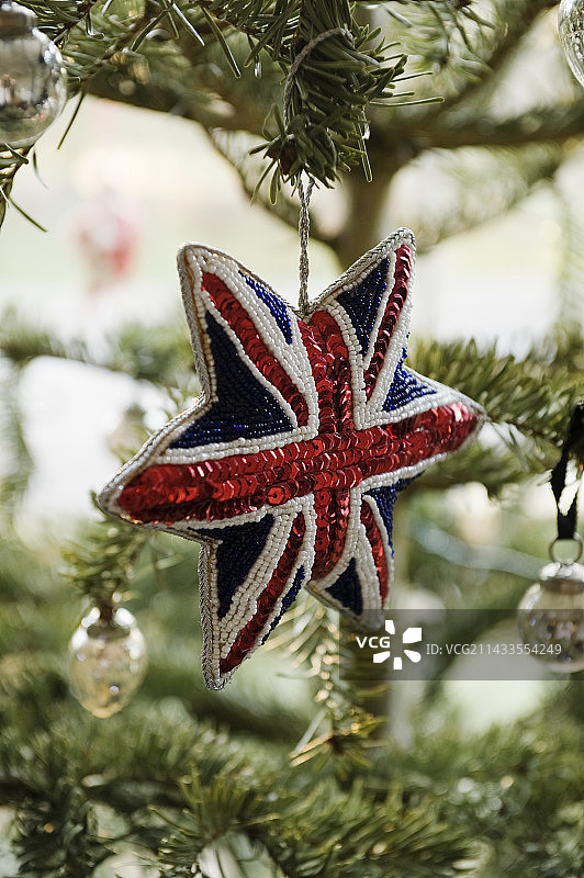 圣诞节期间装饰的北伦敦维多利亚式住宅图片素材