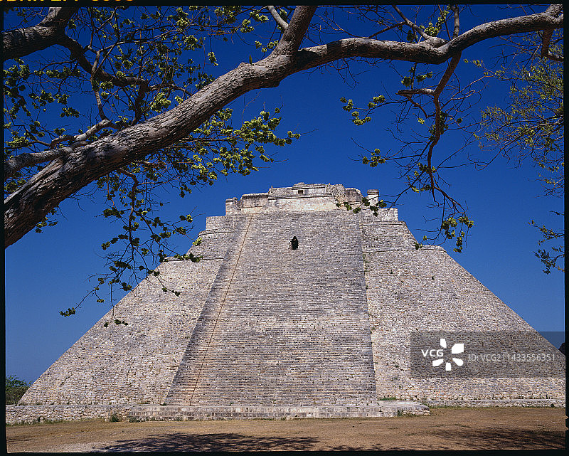 乌斯马尔的魔法师金字塔图片素材