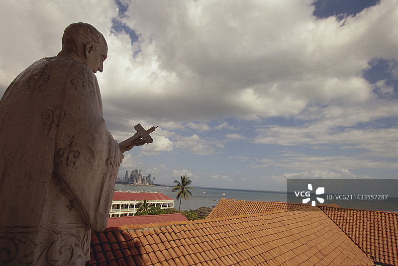 巴拿马圣弗朗西斯科教堂上的雕像图片素材