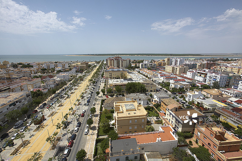 瓜达尔基维尔河畔的桑卢卡尔-德巴拉梅达市图片素材