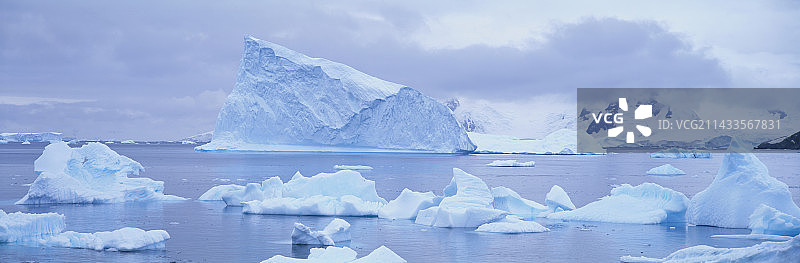 南极洲天堂湾的冰山图片素材
