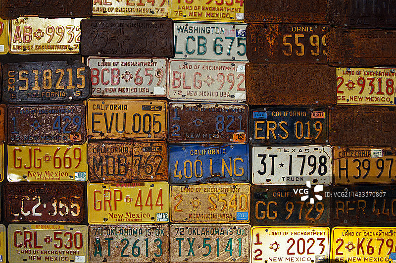 美国66号公路上的车牌图片素材