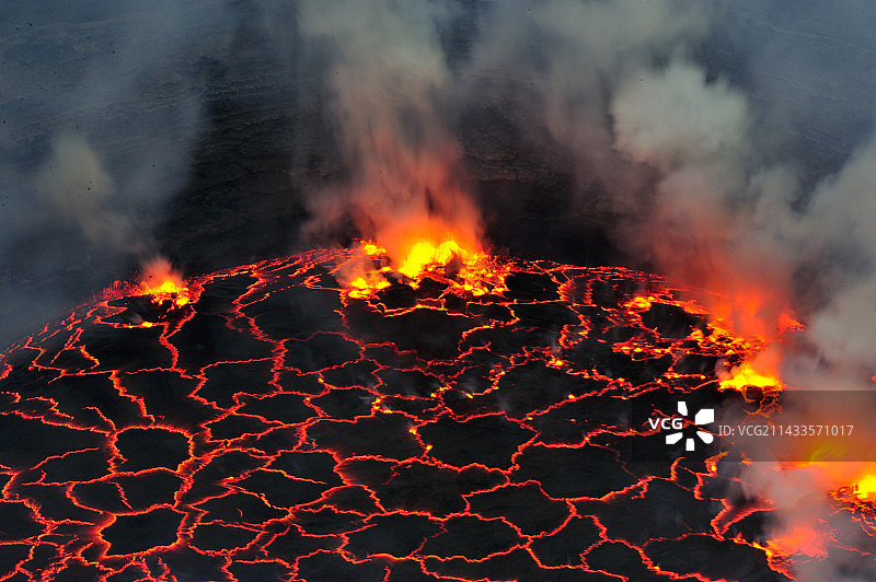 尼拉贡戈火山熔岩湖，刚果民主共和国图片素材