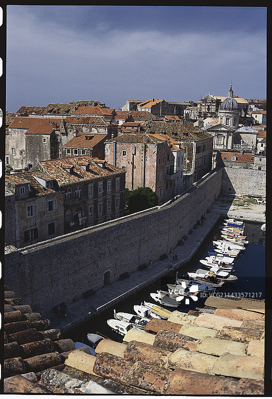 杜布罗夫尼克的城墙和港口图片素材