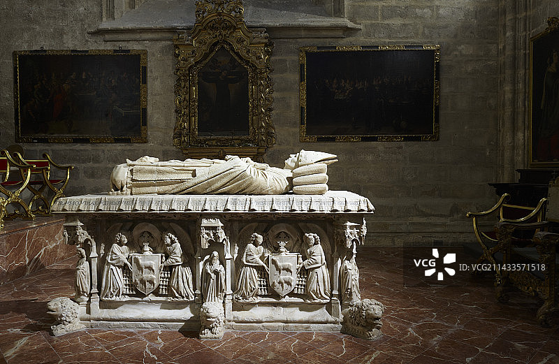 塞维利亚大教堂圣埃梅内希尔多小教堂枢机主教塞尔万特斯石棺图片素材