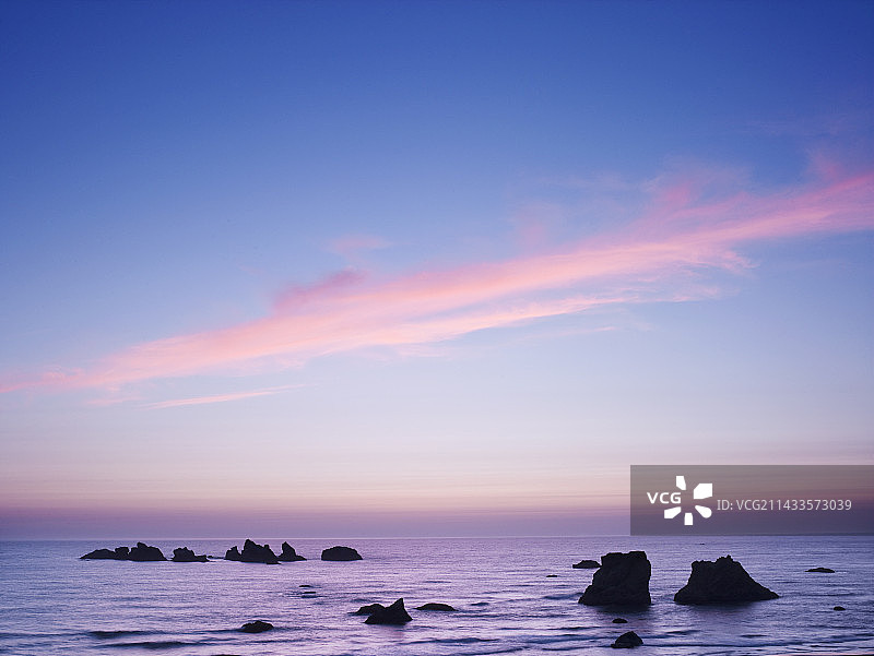 美国俄勒冈州班顿海滩的日出图片素材