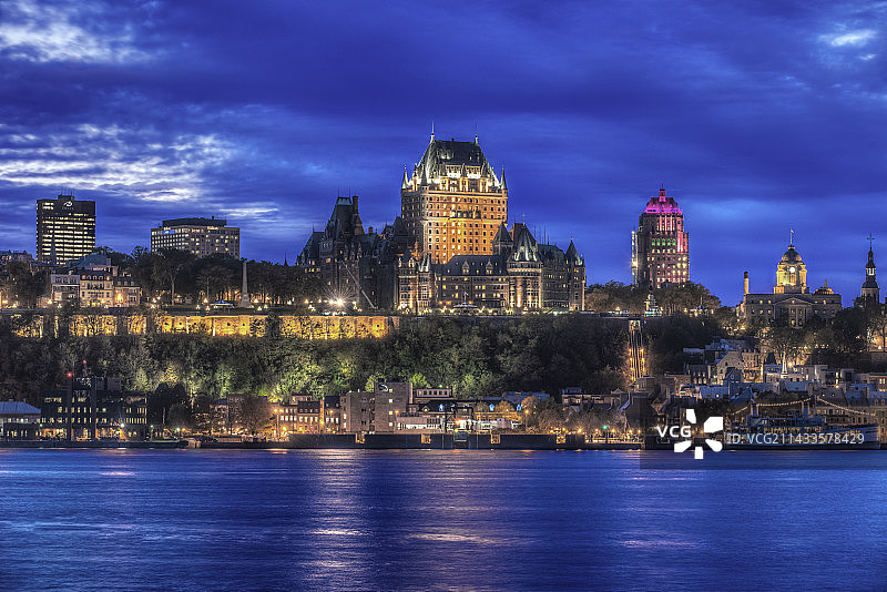 暮色下的魁北克市图片素材