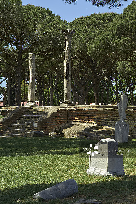 奥斯提亚·安提卡，谷物女神庙前的柱廊图片素材