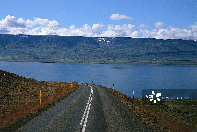 米湖沿线的高速公路图片素材