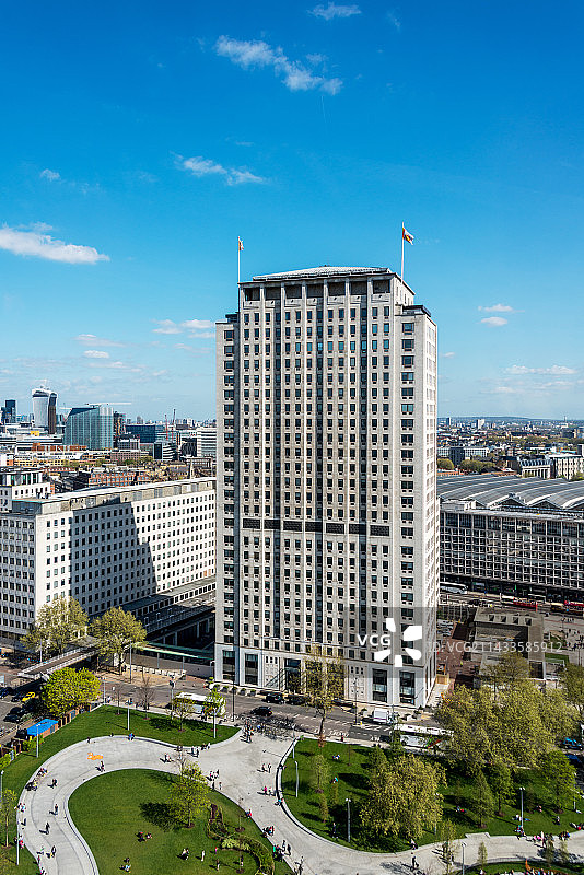 伦敦的壳牌中心，是石油巨头壳牌公司的两个“中央办公室”之一，位于图片素材