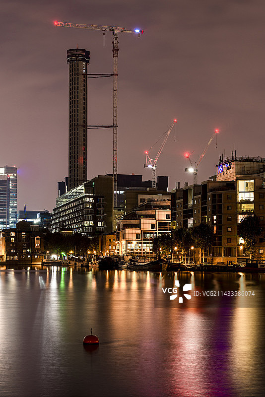 米尔沃尔码头：位于伦敦犬岛金丝雀码头以南的米尔沃尔码头图片素材