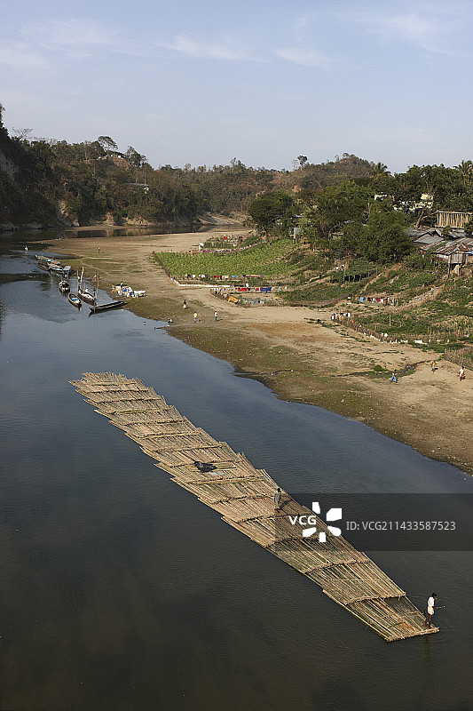 孟加拉国班多尔班的桑古河竹筏风光图片素材