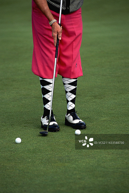 高尔夫球手穿着菱形袜图片素材