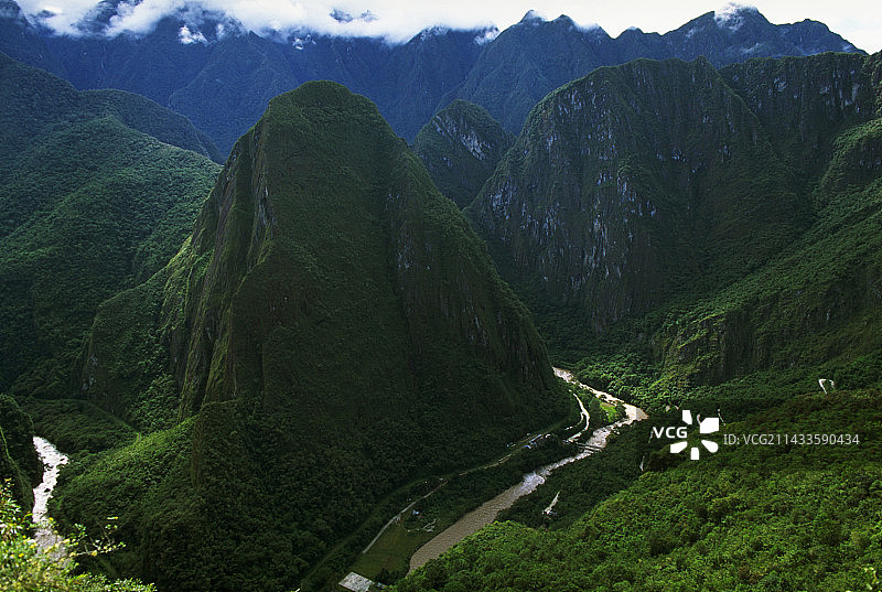 秘鲁马丘比丘附近的安第斯山脉图片素材