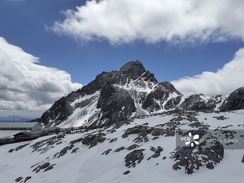 雪山之巅图片素材