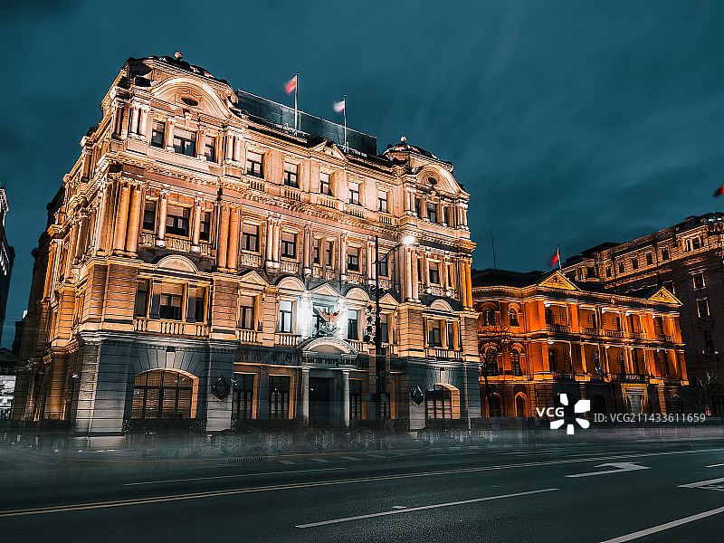 外滩古建筑与道路图片素材